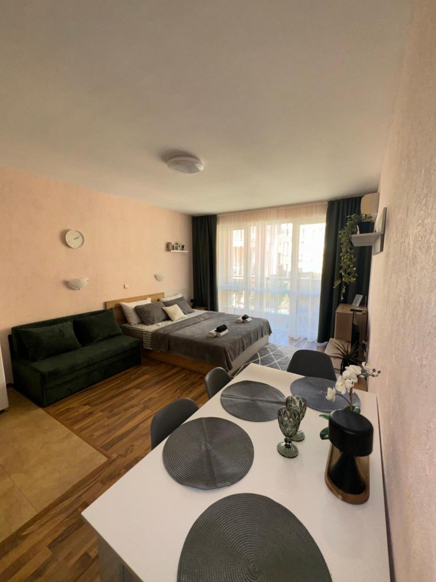 студия Sea Breeze Apartment